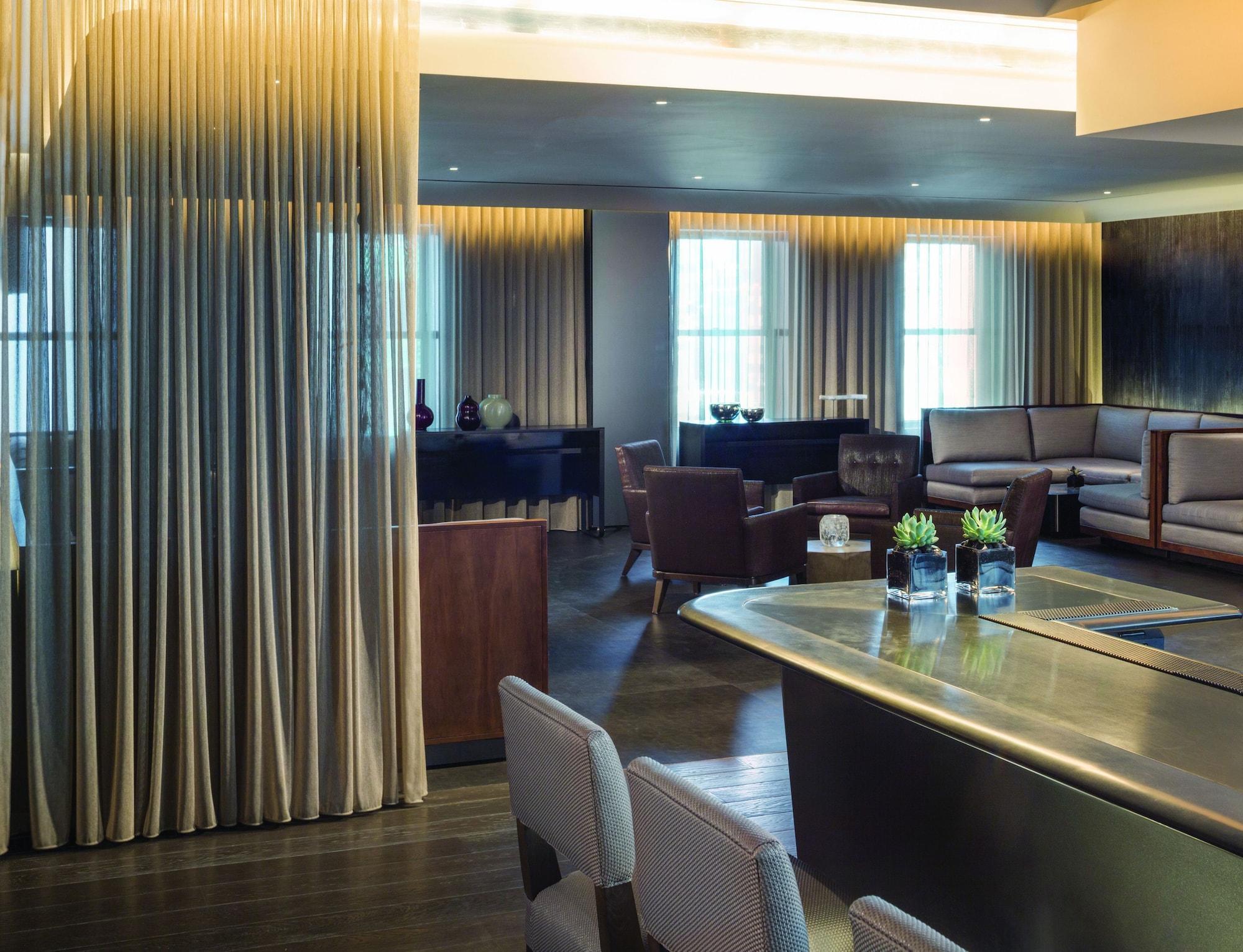 The Knickerbocker Hotell New York Eksteriør bilde The private suite at the airport