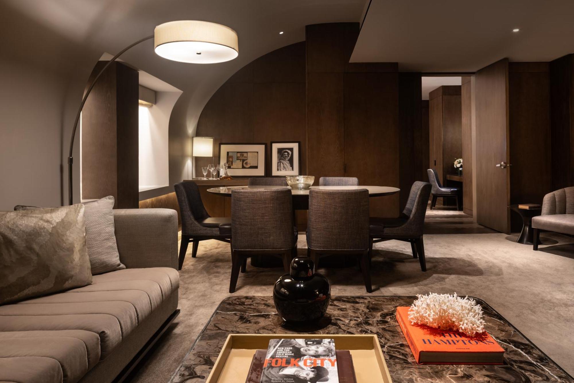 The Knickerbocker Hotell New York Rom bilde Interior of a suite at The Ritz-Carlton, Hong Kong